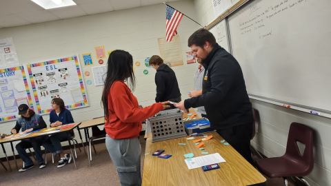 Students buying stock 